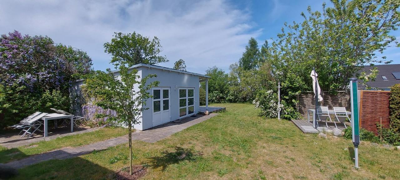 Ferienwohnung Brombeere Mit Grossem Garten Und Balkon Graal-Muritz Bagian luar foto